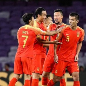  国足世预赛力克劲旅，晋级希望重燃  