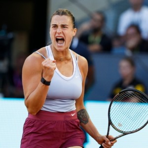  斯维亚泰克卫冕成功，罗兰加洛斯再捧金杯