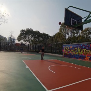  篮球场馆设施升级，观赛体验全面提升