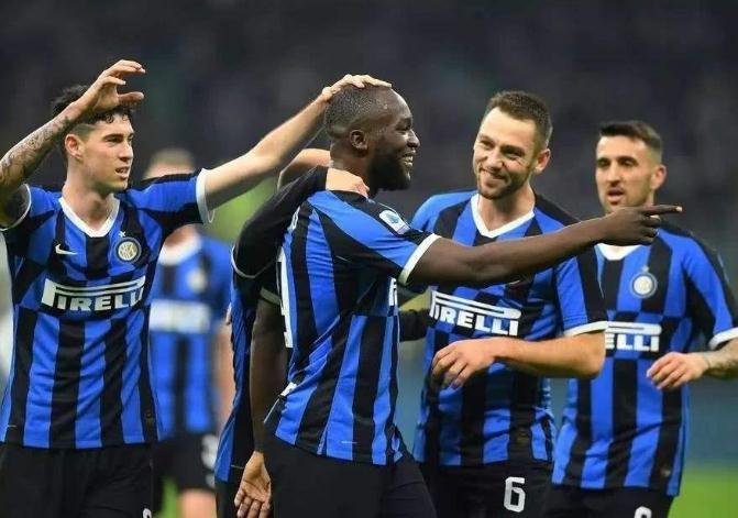  意大利杯半决赛，国际米兰逆转那不勒斯