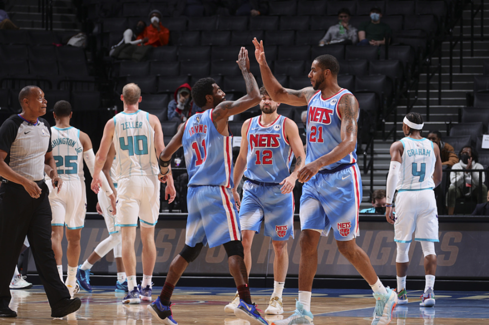  哈登准三双掌控节奏，快船主场轻取黄蜂队