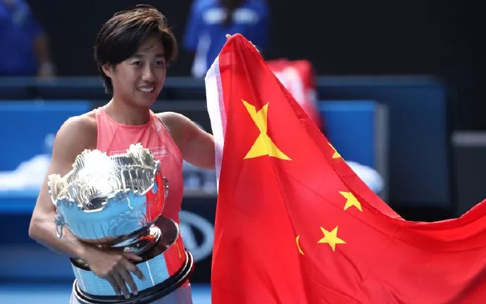  双打组合默契十足，携手斩获大满贯冠军