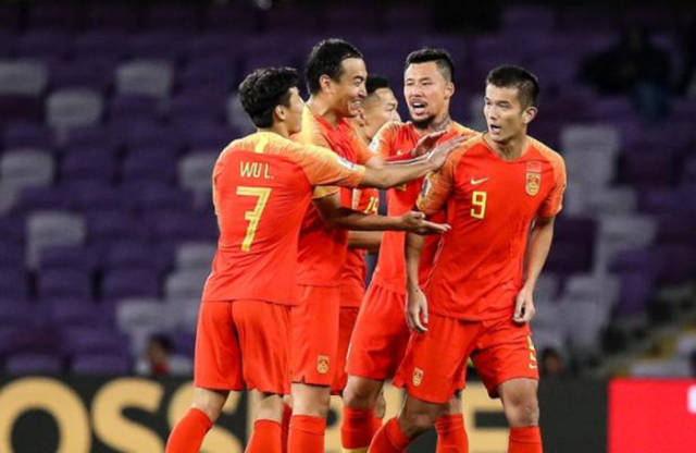  国足世预赛力克劲旅，晋级希望重燃  