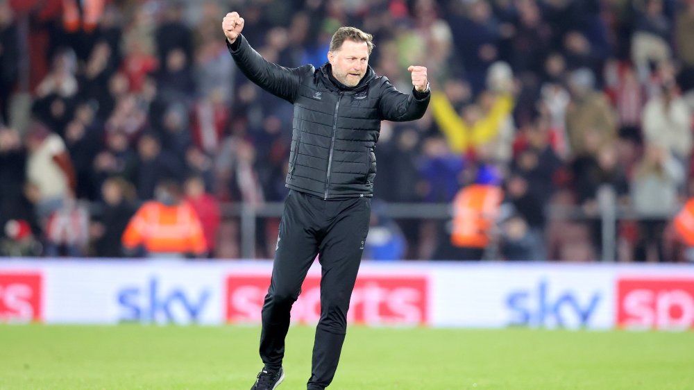  拉杜卡努逆境重生，阿布扎比站上演复仇好戏