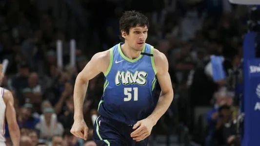  波尔津吉斯制霸内线绿军轻取奇才