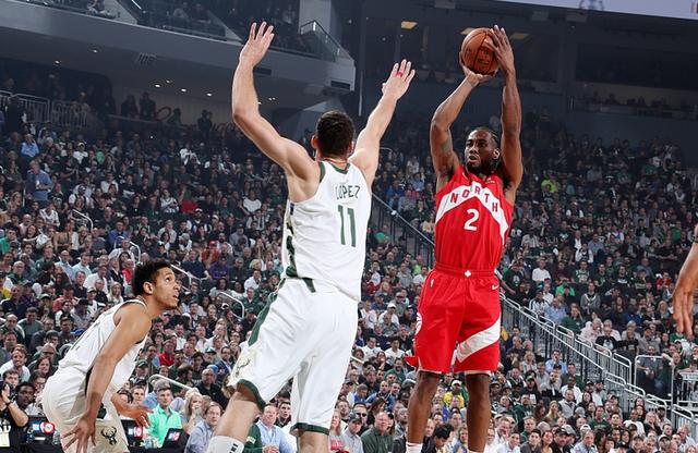  字母哥暴扣统治内线，雄鹿轻取魔术获连胜